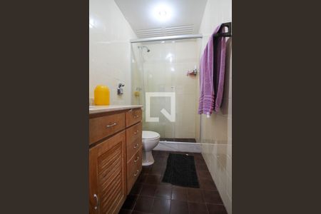 Apartamento à venda com 75m², 2 quartos e 1 vaga Apartamento à venda com 75m², 2 quartos e 1 vagaBanheiro Social