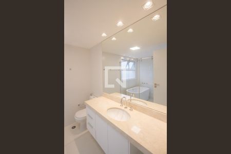 Apartamento à venda com 250m², 3 quartos e 4 vagasBanheiro 1 Suíte Master