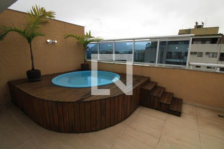 Apartamento à venda com 183m², 4 quartos e 2 vagas Apartamento à venda com 183m², 4 quartos e 2 vagasPiscina