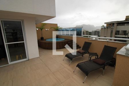 Apartamento à venda com 183m², 4 quartos e 2 vagas Apartamento à venda com 183m², 4 quartos e 2 vagasPiscina