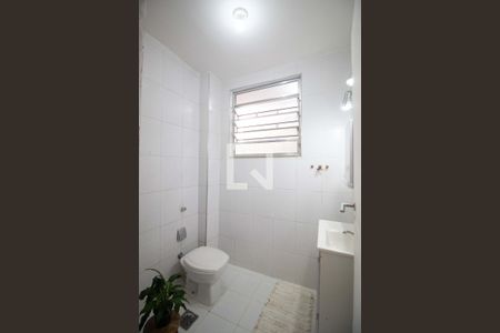 Apartamento à venda com 88m², 2 quartos e sem vaga Apartamento à venda com 88m², 2 quartos e sem vagaBanheiro social