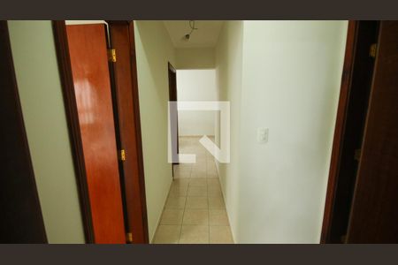Corredor de apartamento para alugar com 2 quartos, 101m² em Vila Tupi, Praia Grande