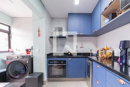 Apartamento à venda com 124m², 4 quartos e 4 vagas Apartamento à venda com 124m², 4 quartos e 4 vagasCozinha e área de serviço