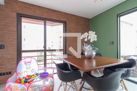 Apartamento à venda com 124m², 4 quartos e 4 vagas Apartamento à venda com 124m², 4 quartos e 4 vagasSala