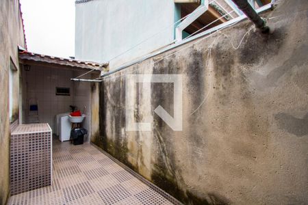 Casa à venda com 128m², 3 quartos e 3 vagas Casa à venda com 128m², 3 quartos e 3 vagasCorredor - Externo