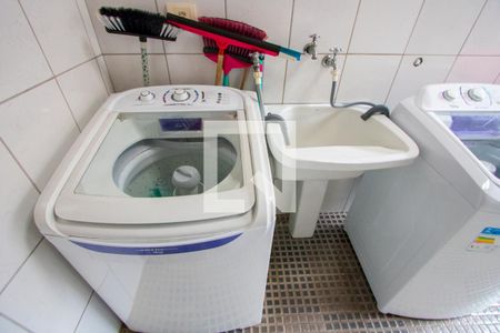 Casa à venda com 128m², 3 quartos e 3 vagas Casa à venda com 128m², 3 quartos e 3 vagasÁrea de serviço