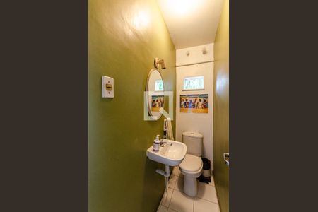 Casa à venda com 180m², 4 quartos e sem vagaLavabo