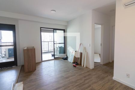 Sala de apartamento para alugar com 2 quartos, 62m² em Jardim das Acácias, São Paulo