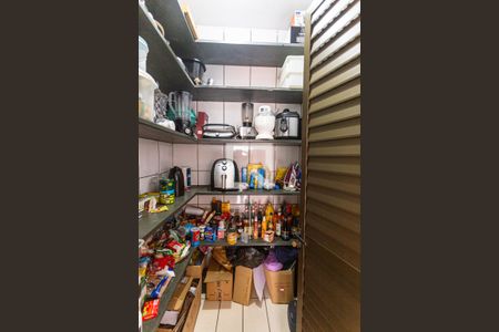 Casa à venda com 275m², 3 quartos e 3 vagas Casa à venda com 275m², 3 quartos e 3 vagasDespensa