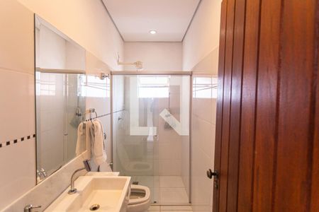 Casa à venda com 275m², 3 quartos e 3 vagas Casa à venda com 275m², 3 quartos e 3 vagasBanheiro da Área da Churrasqueira