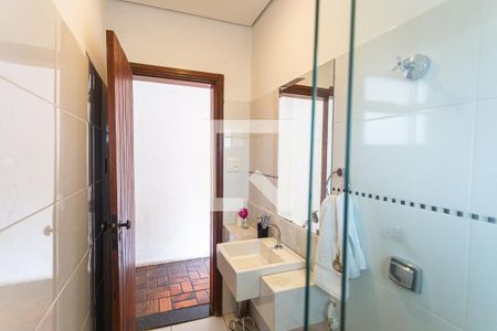 Casa à venda com 275m², 3 quartos e 3 vagas Casa à venda com 275m², 3 quartos e 3 vagasBanheiro da Área da Churrasqueira