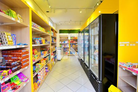 Apartamento à venda com 75m², 2 quartos e 2 vagasMini mercado