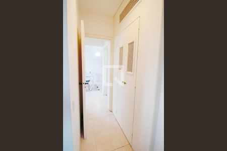 Apartamento à venda com 72m², 1 quarto e 1 vagaArmário corredor 