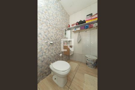 Casa à venda com 174m², 4 quartos e 2 vagasBanheiro da Suíte