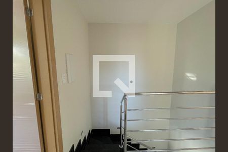Casa à venda com 185m², 3 quartos e 2 vagasEscada