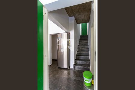 Casa à venda com 424m², 5 quartos e 4 vagas Casa à venda com 424m², 5 quartos e 4 vagasÁrea de Serviço - Escada Serviço