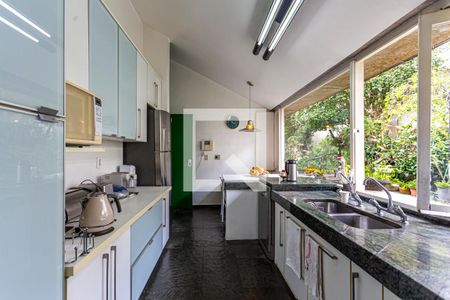Casa à venda com 424m², 5 quartos e 4 vagas Casa à venda com 424m², 5 quartos e 4 vagasCozinha