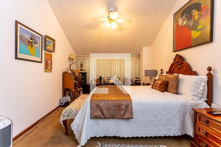 Casa à venda com 424m², 5 quartos e 4 vagas Casa à venda com 424m², 5 quartos e 4 vagasSuite Master