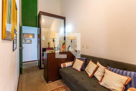 Casa à venda com 424m², 5 quartos e 4 vagas Casa à venda com 424m², 5 quartos e 4 vagasQuarto 1