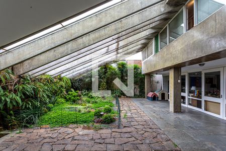 Casa à venda com 424m², 5 quartos e 4 vagas Casa à venda com 424m², 5 quartos e 4 vagasFrente do Imóvel