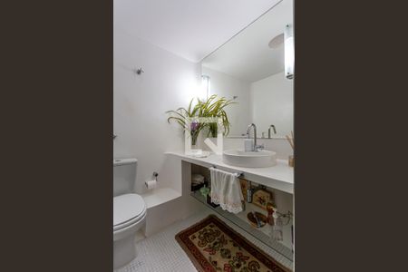 Casa à venda com 424m², 5 quartos e 4 vagas Casa à venda com 424m², 5 quartos e 4 vagasLavabo