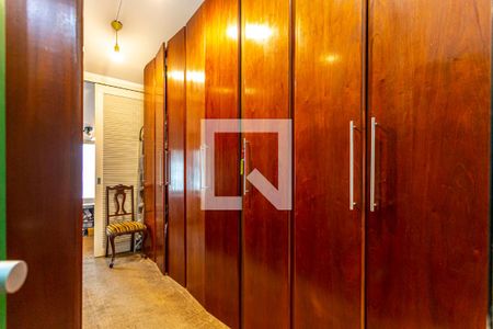 Casa à venda com 424m², 5 quartos e 4 vagas Casa à venda com 424m², 5 quartos e 4 vagasQuarto 3