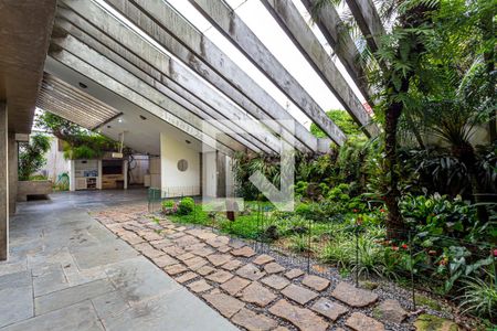 Casa à venda com 424m², 5 quartos e 4 vagas Casa à venda com 424m², 5 quartos e 4 vagasFrente do Imóvel