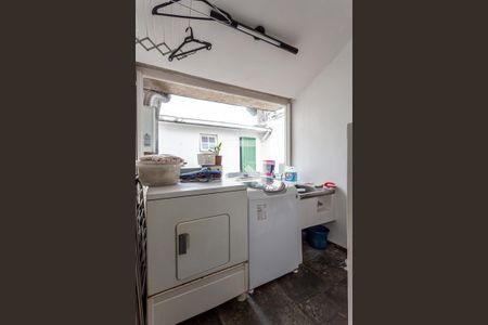 Casa à venda com 424m², 5 quartos e 4 vagas Casa à venda com 424m², 5 quartos e 4 vagasÁrea de Serviço