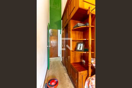 Casa à venda com 424m², 5 quartos e 4 vagas Casa à venda com 424m², 5 quartos e 4 vagasQuarto 2