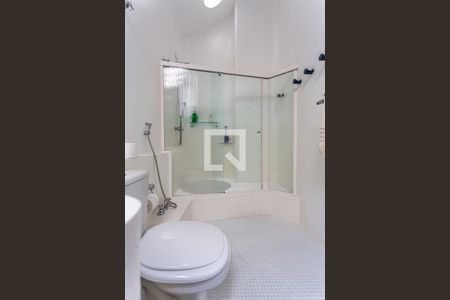 Casa à venda com 424m², 5 quartos e 4 vagas Casa à venda com 424m², 5 quartos e 4 vagasBanheiro