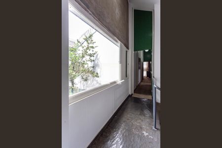 Casa à venda com 424m², 5 quartos e 4 vagas Casa à venda com 424m², 5 quartos e 4 vagasCorredor Dormitórios