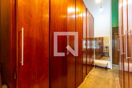 Casa à venda com 424m², 5 quartos e 4 vagas Casa à venda com 424m², 5 quartos e 4 vagasQuarto 3