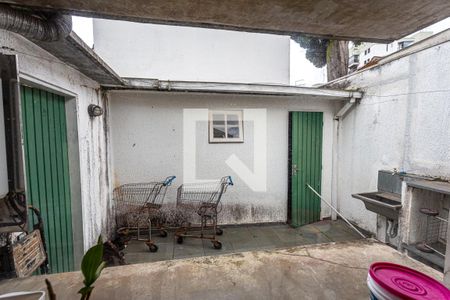 Casa à venda com 424m², 5 quartos e 4 vagas Casa à venda com 424m², 5 quartos e 4 vagasVista da Área de Serviço