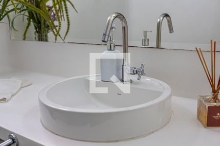 Casa à venda com 424m², 5 quartos e 4 vagas Casa à venda com 424m², 5 quartos e 4 vagasDetalhe do Lavabo