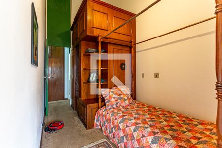 Casa à venda com 424m², 5 quartos e 4 vagas Casa à venda com 424m², 5 quartos e 4 vagasQuarto 2