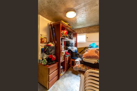 Casa à venda com 424m², 5 quartos e 4 vagas Casa à venda com 424m², 5 quartos e 4 vagasQuarto de Serviço 1