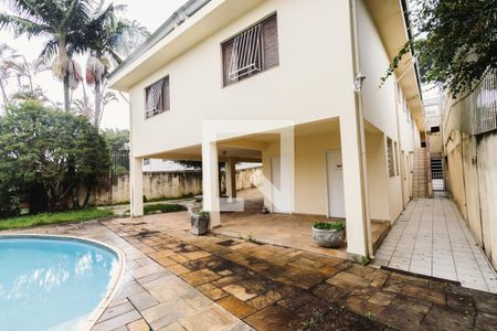 Casa à venda com 427m², 3 quartos e 4 vagas Casa à venda com 427m², 3 quartos e 4 vagasQuintal