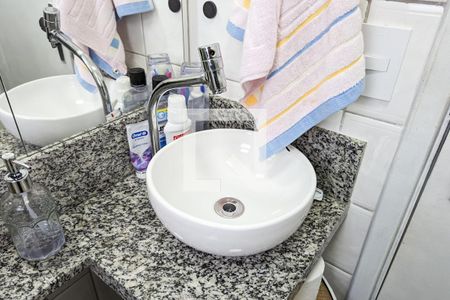 Apartamento à venda com 140m², 4 quartos e 2 vagas Apartamento à venda com 140m², 4 quartos e 2 vagasBanheiro da suíte 2