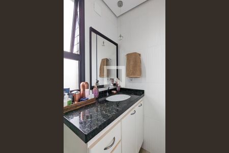 Apartamento à venda com 140m², 4 quartos e 2 vagas Apartamento à venda com 140m², 4 quartos e 2 vagasBanheiro da suíte 1