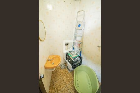 Casa à venda com 225m², 3 quartos e 2 vagasBanheiro Serviço