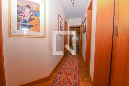 Casa à venda com 278m², 5 quartos e 4 vagascorredor