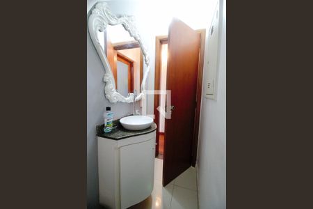 Casa à venda com 180m², 3 quartos e 2 vagas Casa à venda com 180m², 3 quartos e 2 vagasLavabo