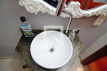 Casa à venda com 180m², 3 quartos e 2 vagas Casa à venda com 180m², 3 quartos e 2 vagasLavabo