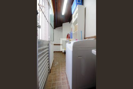 Casa à venda com 180m², 3 quartos e 2 vagas Casa à venda com 180m², 3 quartos e 2 vagasÁrea de Serviço