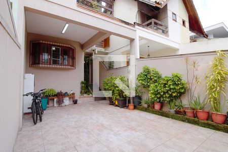 Casa à venda com 180m², 3 quartos e 2 vagas Casa à venda com 180m², 3 quartos e 2 vagasGaragem