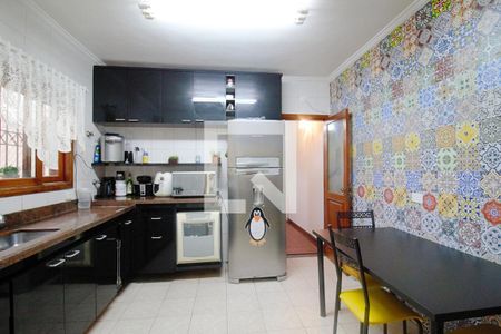Casa à venda com 180m², 3 quartos e 2 vagas Casa à venda com 180m², 3 quartos e 2 vagasCozinha