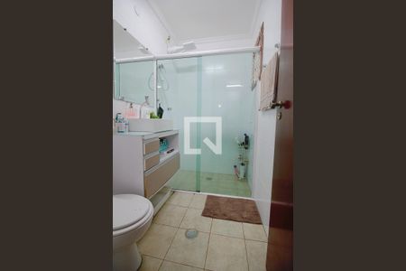 Casa à venda com 180m², 3 quartos e 2 vagas Casa à venda com 180m², 3 quartos e 2 vagasBanheiro da Suíte 1