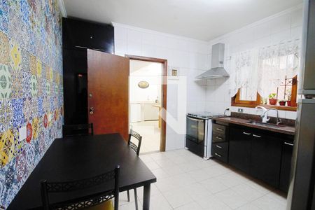 Casa à venda com 180m², 3 quartos e 2 vagas Casa à venda com 180m², 3 quartos e 2 vagasCozinha