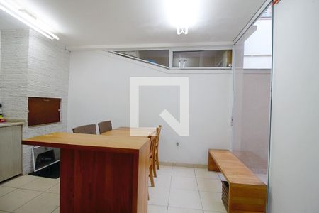 Casa à venda com 180m², 3 quartos e 2 vagas Casa à venda com 180m², 3 quartos e 2 vagasQuintal