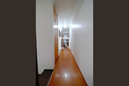 Casa à venda com 180m², 3 quartos e 2 vagas Casa à venda com 180m², 3 quartos e 2 vagasCorredor